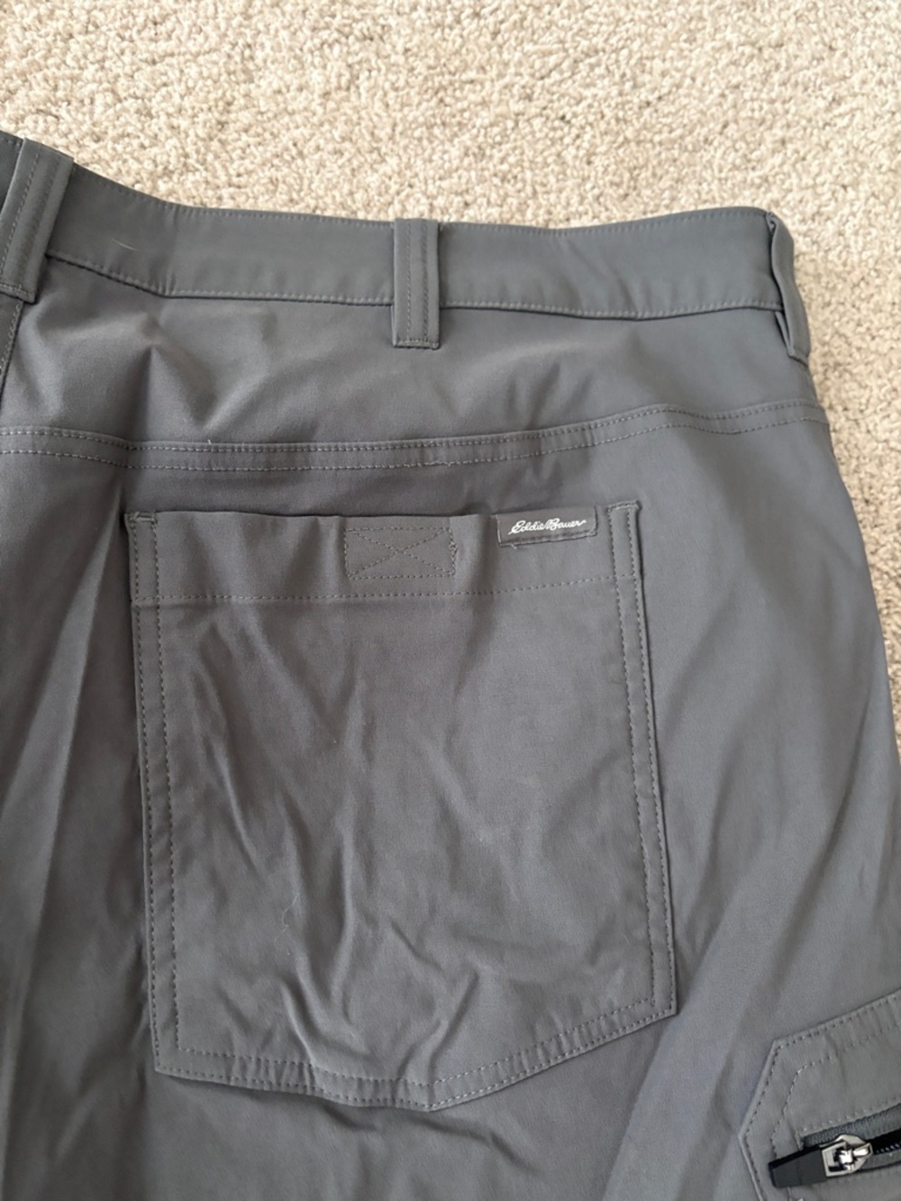 Columbia Men's Gray Cargo Shorts with Zip Pocket - Picture 8 of 8
